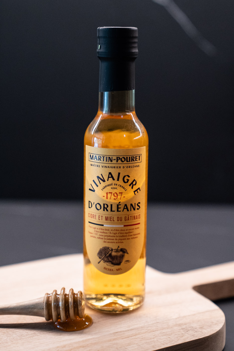 martin-pouret-vinaigre-de-cidre-de-normandie-au-miel-du-g-tinais-25cl image 1